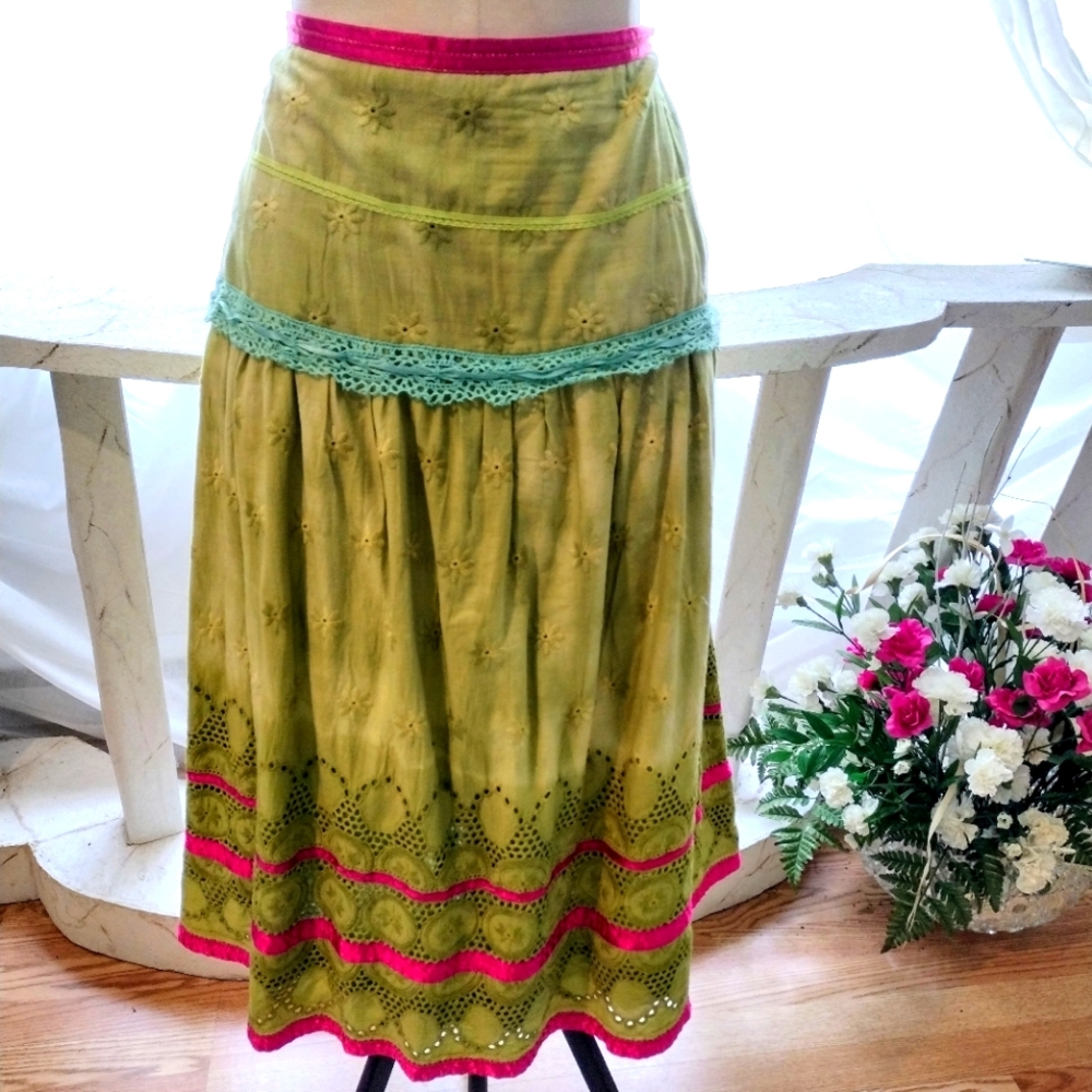 Wow.en skirt